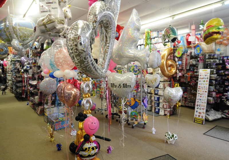 deko luftballons im ballonsupermarkt