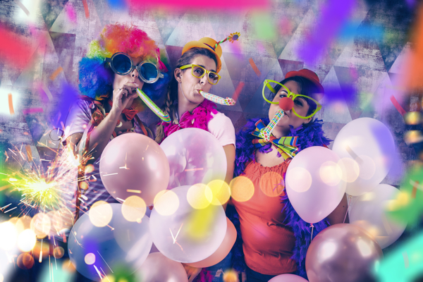 karneval und luftballons